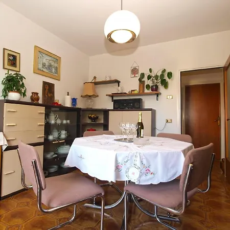 Apartment Fuer 5 Personen Ca 62 Qm In Pula, Istrien Istrische Riviera