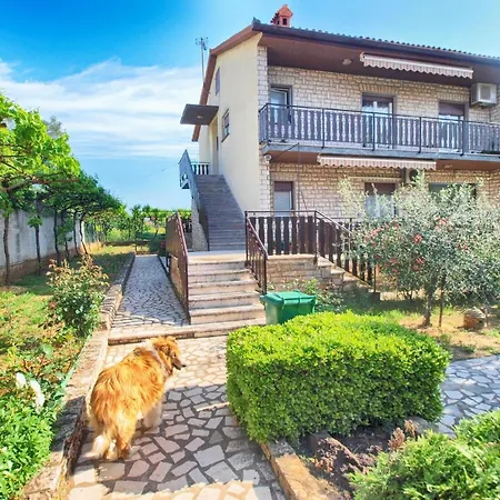 Fuer 5 Personen Ca 62 Qm In Pula, Istrien Istrische Riviera Apartment *